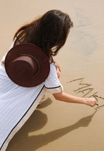 Load image into Gallery viewer, MPXA ELIZABETH - STRAW HAT with gold chain