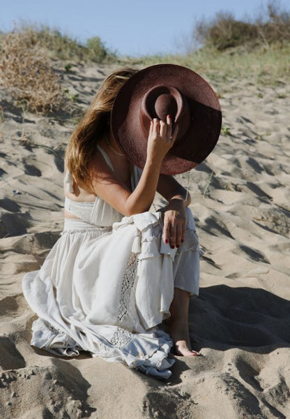 MPXA RAIKA - EXPRESSO BROWN STRAW HAT with gold chain