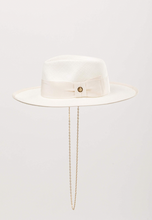 Cargar imagen en el visor de la galería, MPXA AMARO - WHITE STRAW HAT with gold chain