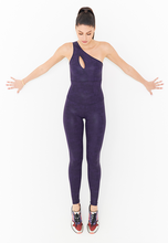 Cargar imagen en el visor de la galería, BeFit One-Shoulder Jumpsuit - Purple Pattent