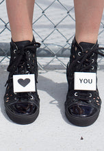 Cargar imagen en el visor de la galería, M’ Sorry Love You Sneaker Plaque
